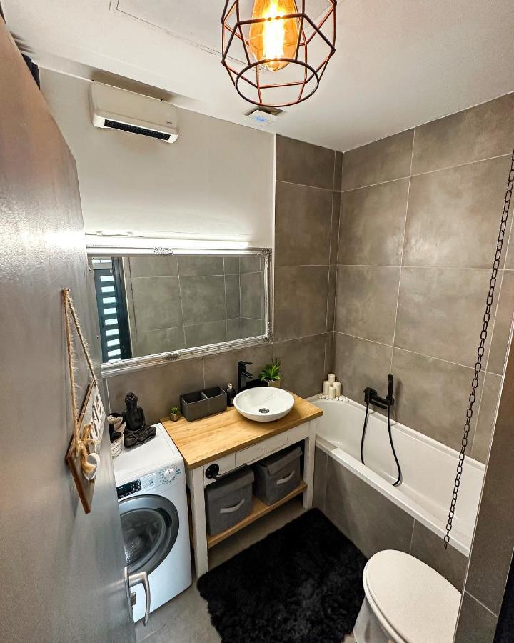 Urban Studio With Private Garden Near Andrassy 布达佩斯 外观 照片