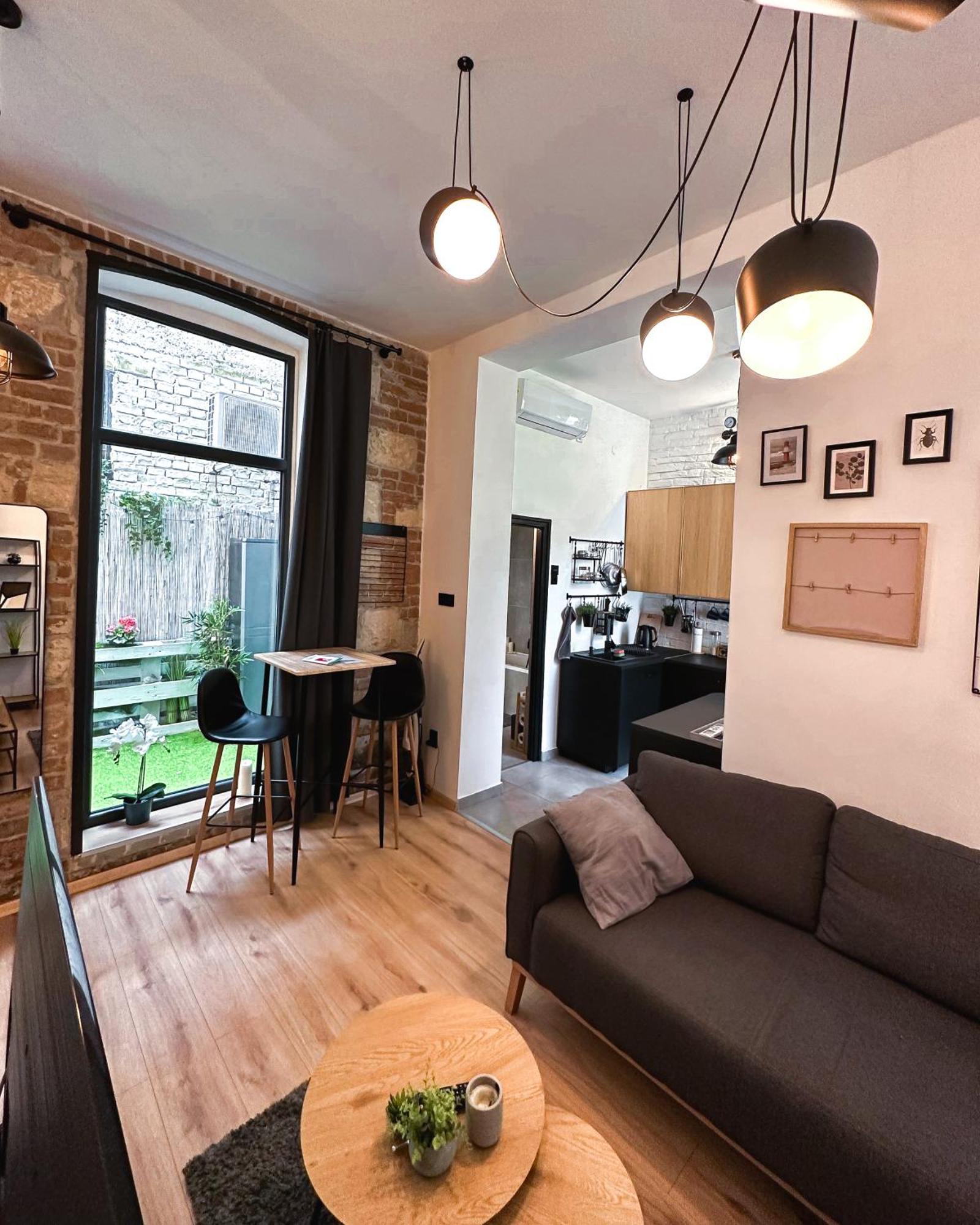 Urban Studio With Private Garden Near Andrassy 布达佩斯 外观 照片